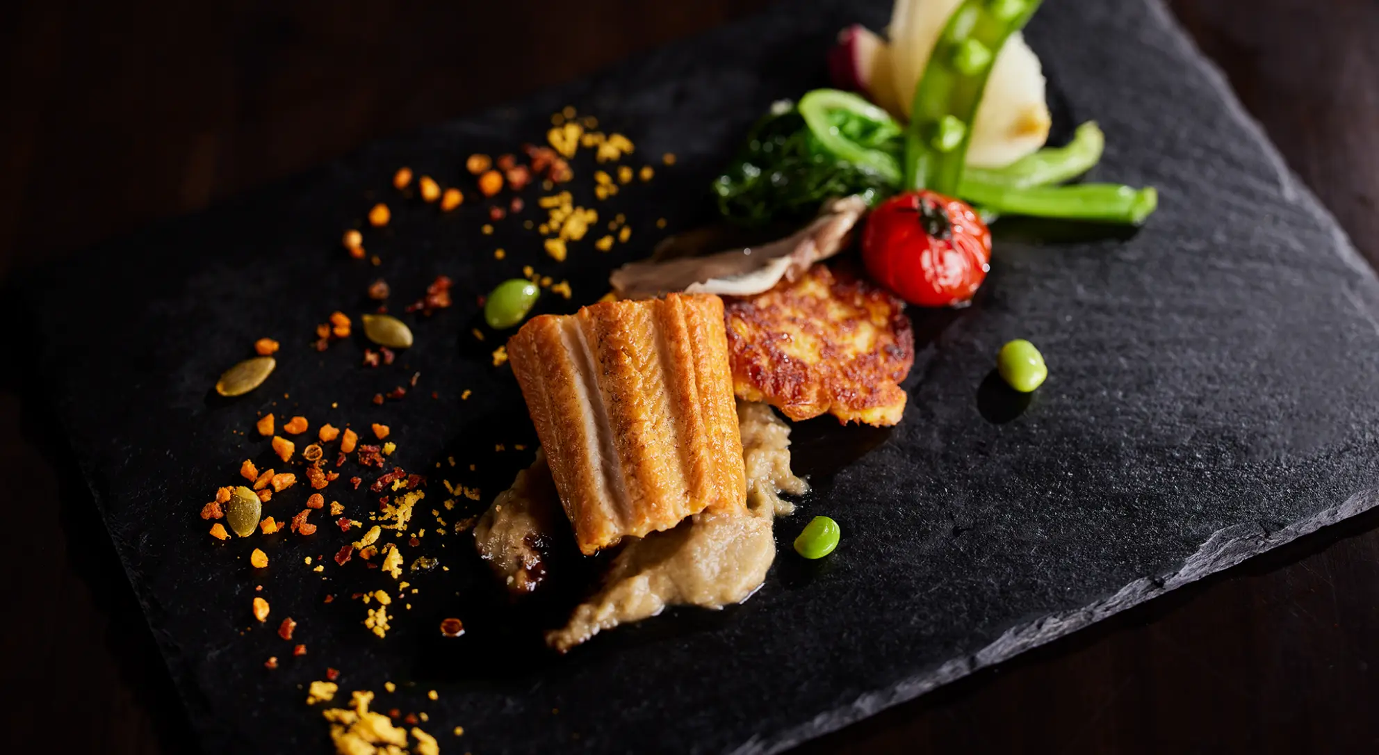  江戸前穴子の燻製とうもろころしのガレットミルフィーユ仕立て